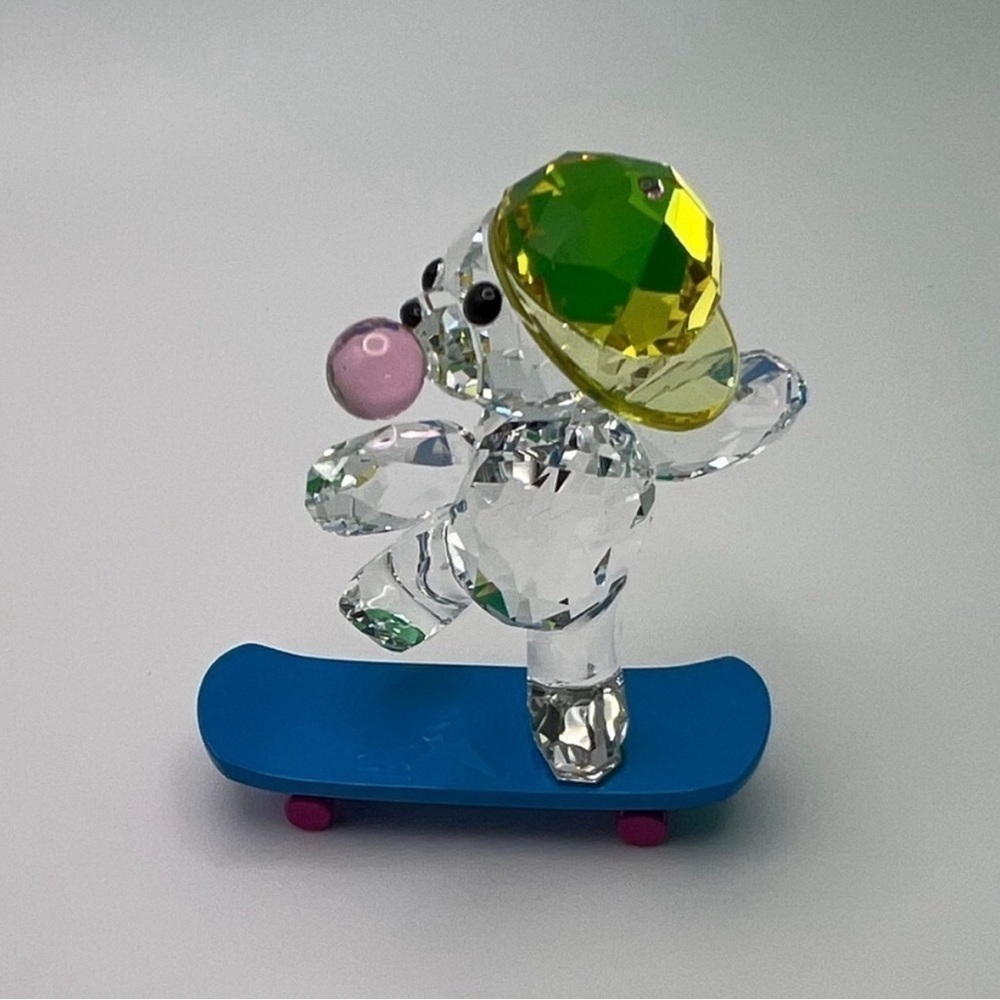 Swarovski Kris Bear “Skater Bear” Figurine – Retired 5619208 90"s Fun - Picture 4 of 10